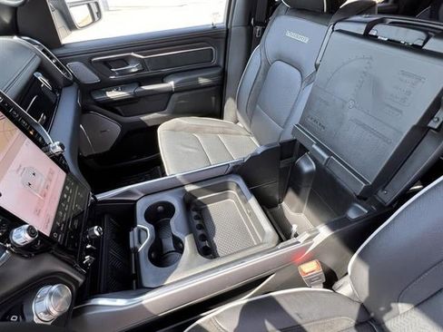 New 2025 RAM 1500 Laramie AWD/4WD image 33