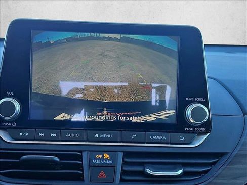 Used 2025 Nissan Altima 2.5 SV image 13