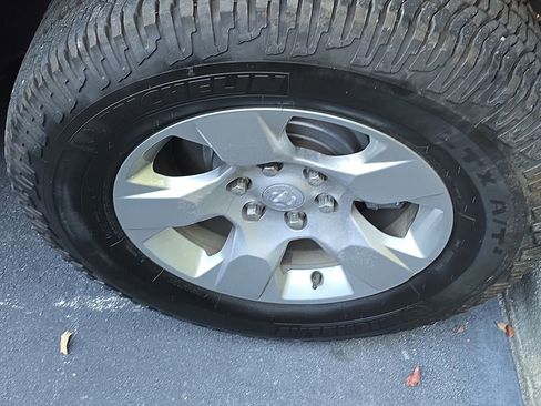 Used 2019 RAM 1500 Big Horn image 8