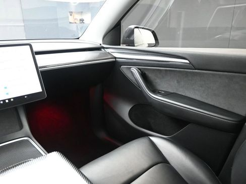 Used 2023 Tesla Model Y Long Range AWD/4WD image 18