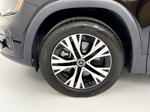 Certified 2025 Mercedes-Benz GLB 250 4MATIC image 31