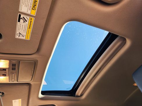 Used 2022 Honda CR-V Touring image 30