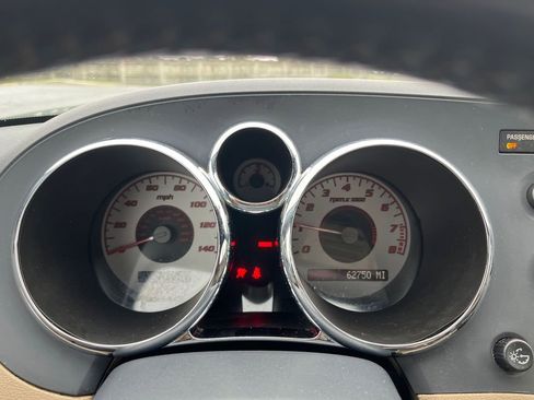 Used 2006 Pontiac Solstice w/ Premium Package image 14