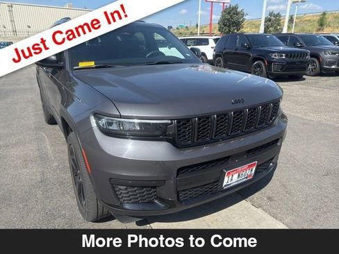 Certified 2023 Jeep Grand Cherokee L Laredo image 8