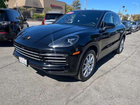 Used 2020 Porsche Cayenne w/ Driver Memory Package AWD/4WD image 4