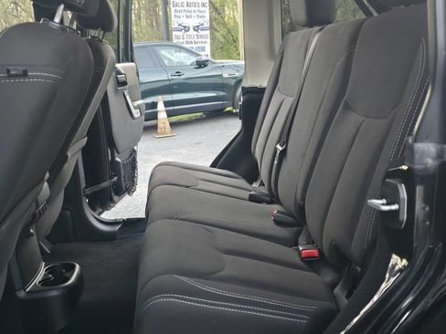 Used 2018 Jeep Wrangler Unlimited Sahara image 24