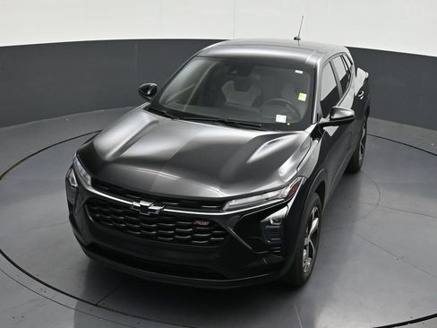 Used 2025 Chevrolet Trax RS w/ Driver Confidence Package FWD image 22