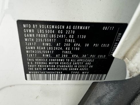 Used 2017 Volkswagen Tiguan S image 37