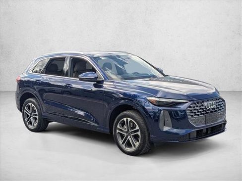 Certified 2025 Audi Q5 Premium w/ Premium Plus AWD/4WD image 3