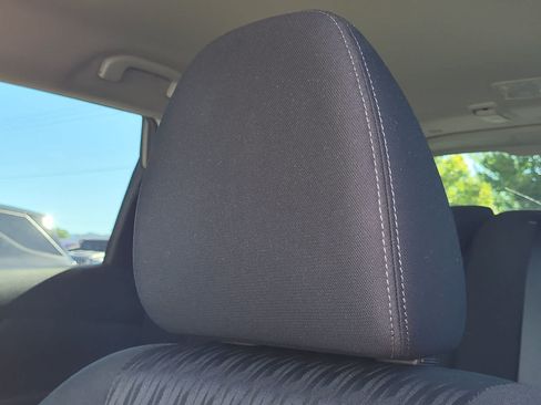 Used 2019 Nissan Rogue SV AWD/4WD image 12