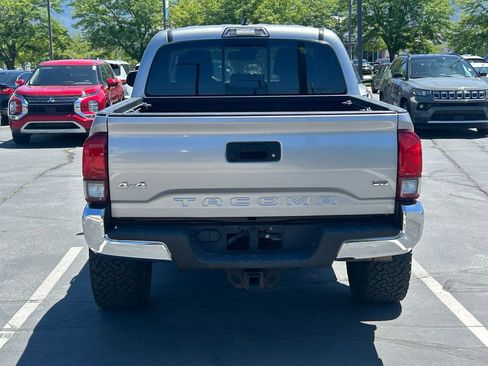 Used 2018 Toyota Tacoma SR5 AWD/4WD image 6