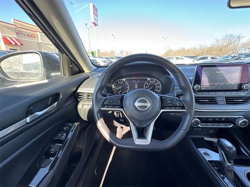 Used 2024 Nissan Altima 2.5 SR image 14
