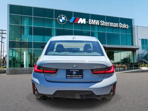 Used 2026 BMW 330i Sedan w/ M Sport Package RWD image 5