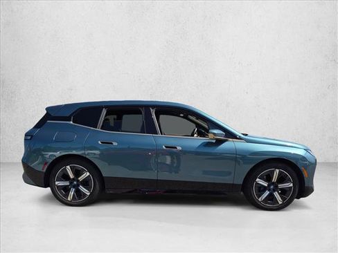 Used 2023 BMW iX xDrive50 w/ Premium Package AWD/4WD image 4
