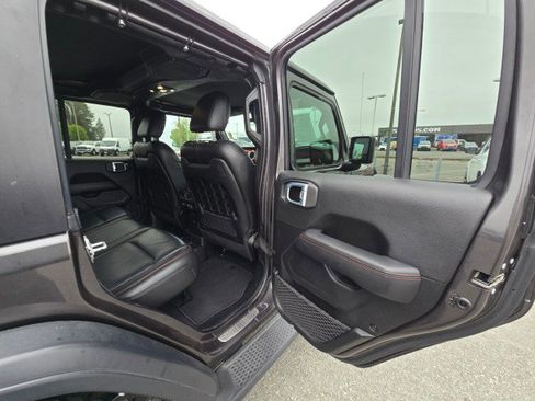 Used 2021 Jeep Wrangler Unlimited Rubicon w/ Dual Top Group image 13