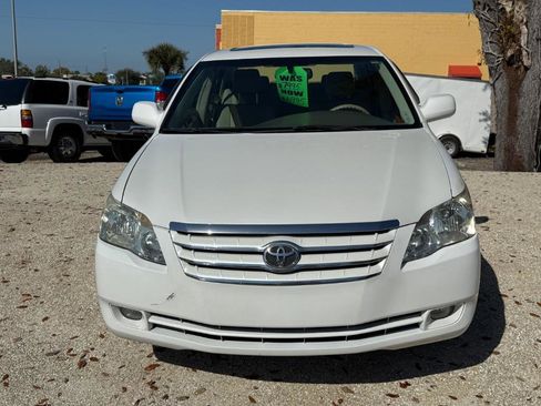 Used 2005 Toyota Avalon XLS image 2