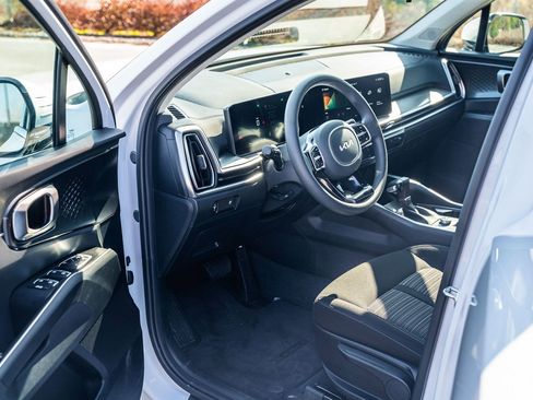 Used 2025 Kia Sorento LX image 20
