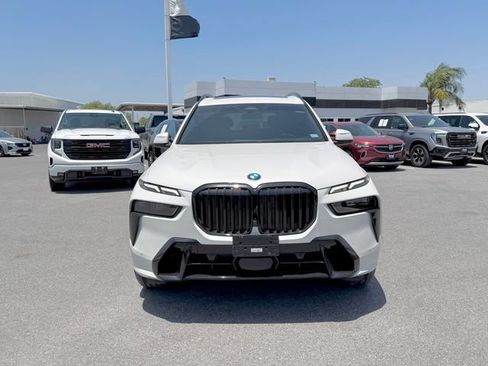 Used 2025 BMW X7 xDrive40i w/ M Sport Package AWD/4WD image 2