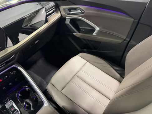 Certified 2025 Audi Q5 Premium w/ Convenience Package image 17