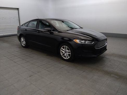 Used 2016 Ford Fusion SE FWD image 11
