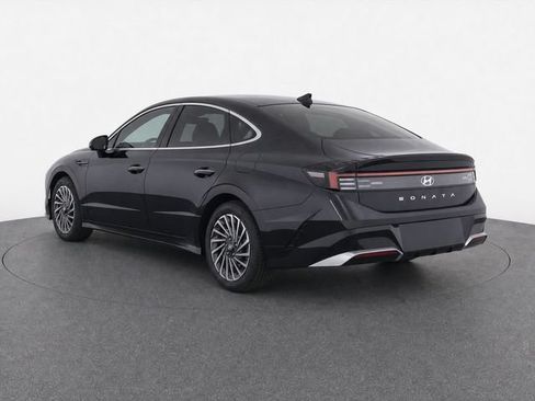 Used 2025 Hyundai Sonata Limited FWD image 7