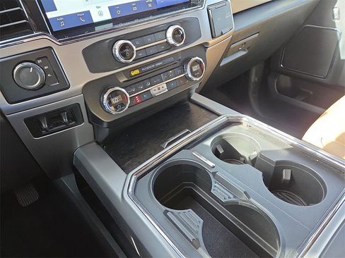 Certified 2022 Ford F250 Lariat w/ Lariat Ultimate Package image 29