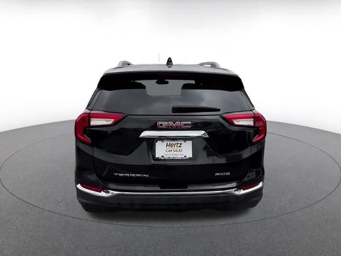 Used 2024 GMC Terrain SLT AWD/4WD image 12