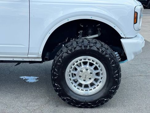 Used 2025 Ford Bronco 4-Door AWD/4WD image 39