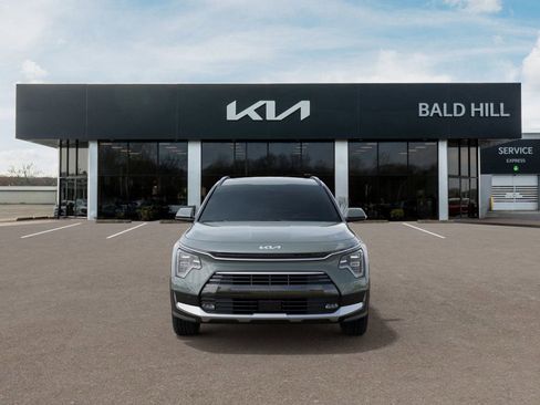 New 2025 Kia Niro SX Touring image 2