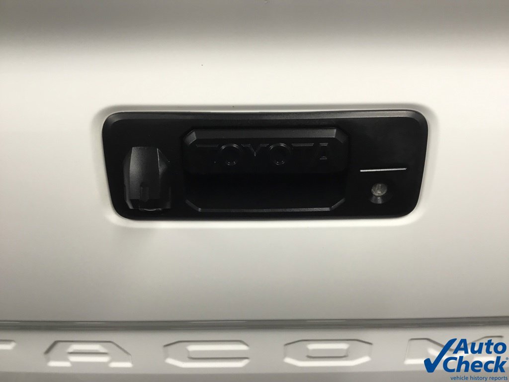 Used 2021 Toyota Tacoma SR5 AWD/4WD image 18