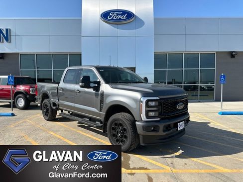 New 2026 Ford F250 XLT w/ XLT Premium Package AWD/4WD image 1