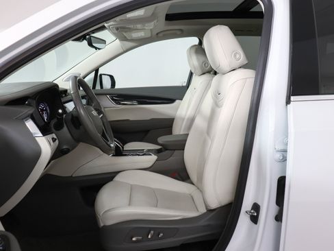 Used 2024 Cadillac XT6 Premium Luxury w/ Technology Package AWD/4WD image 13