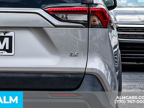 Used 2021 Toyota RAV4 LE image 14