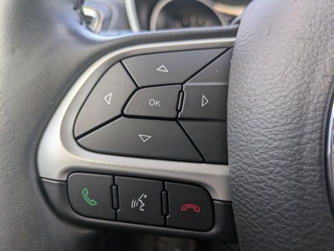 Used 2019 Jeep Compass Altitude image 32