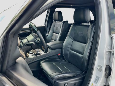 Used 2016 Jeep Grand Cherokee Overland AWD/4WD image 21