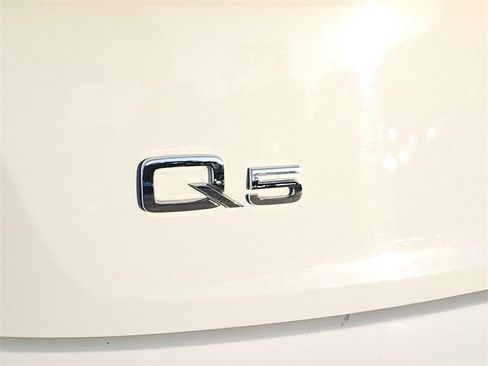 Used 2021 Audi Q5 e Premium Plus w/ Premium Plus Package image 8