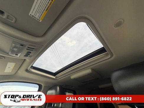 Used 2014 Chevrolet Suburban LT image 14