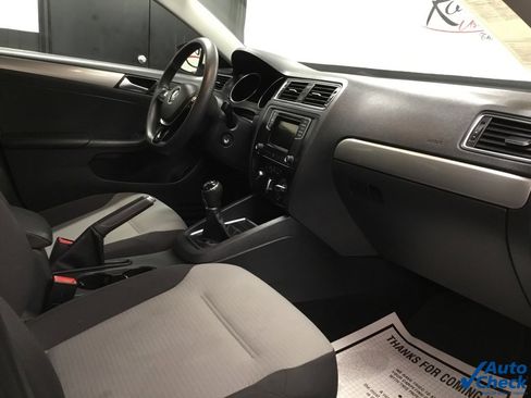 Used 2017 Volkswagen Jetta S w/ Jetta S Cold Weather Package image 37