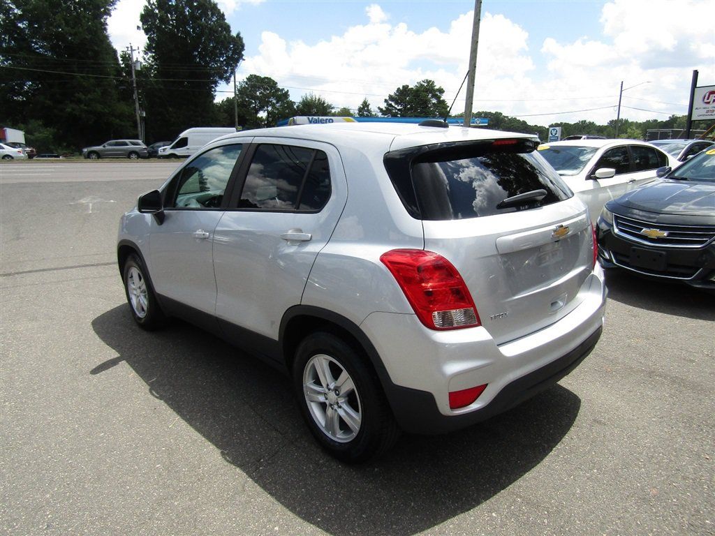 Used 2020 Chevrolet Trax LS w/ Tint and Cruise Package FWD image 5