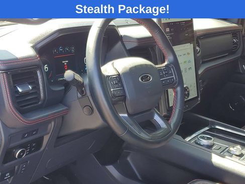 Used 2023 Ford Expedition Limited AWD/4WD image 13