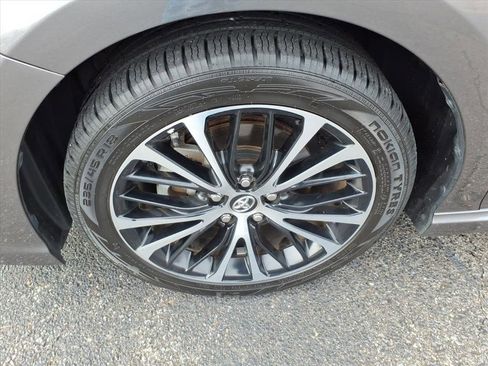 Used 2019 Toyota Camry SE image 10