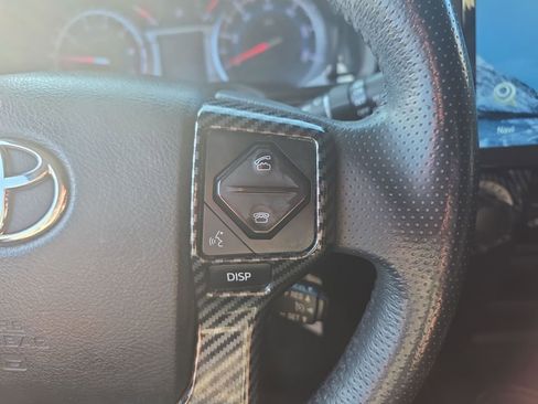 Used 2018 Toyota 4Runner TRD Off-Road Premium image 27