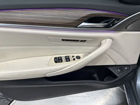 Used 2018 BMW 530e w/ Premium Package 2 image 10