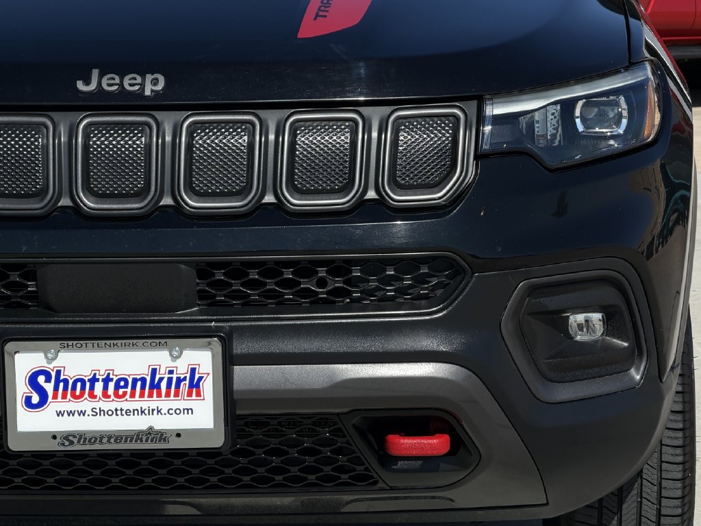 Used 2022 Jeep Compass Trailhawk w/ Trailhawk Elite Group AWD/4WD image 8