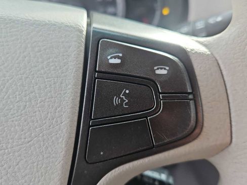 Used 2011 Toyota Sienna LE image 23