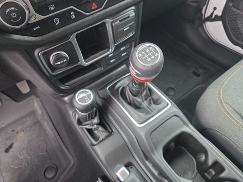 Used 2024 Jeep Wrangler Sport AWD/4WD image 25