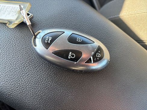 Used 2025 Hyundai Elantra SEL image 24