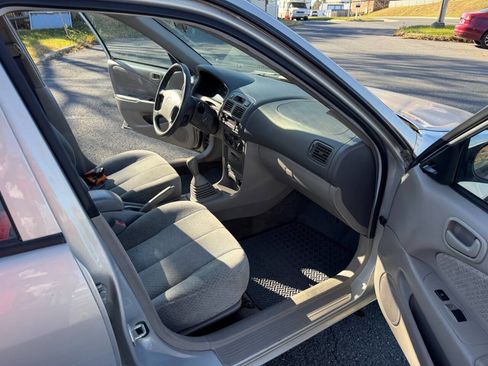 Used 2000 Toyota Corolla CE image 9