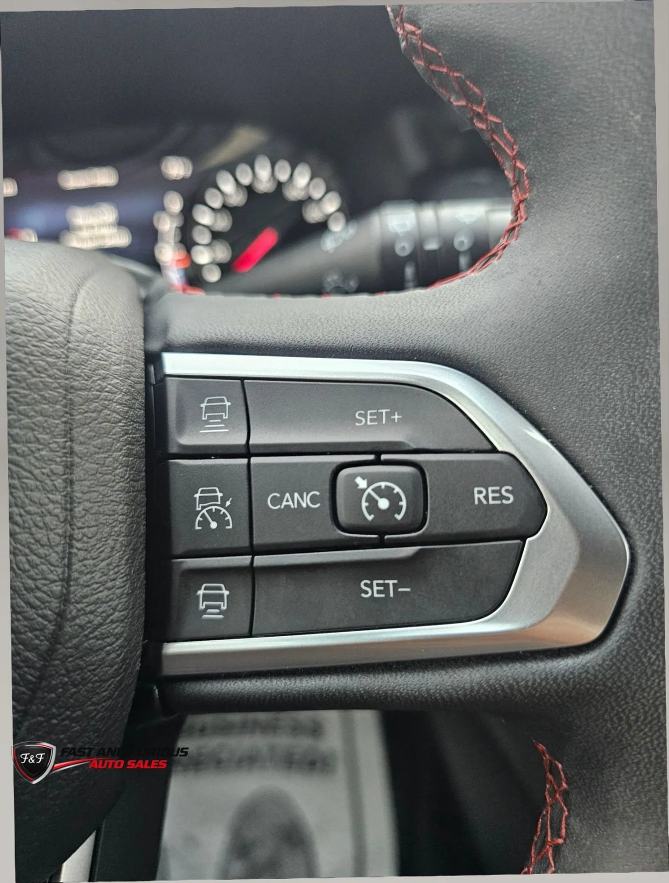 Used 2025 Jeep Compass Trailhawk AWD/4WD image 14