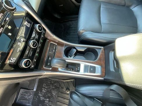 Used 2022 Subaru Ascent Touring image 19